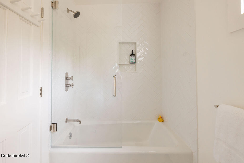 302 A Egremont Plain Road Egremont, MA 01230 - Photo 34 of 66 a bathroom with a bathtub