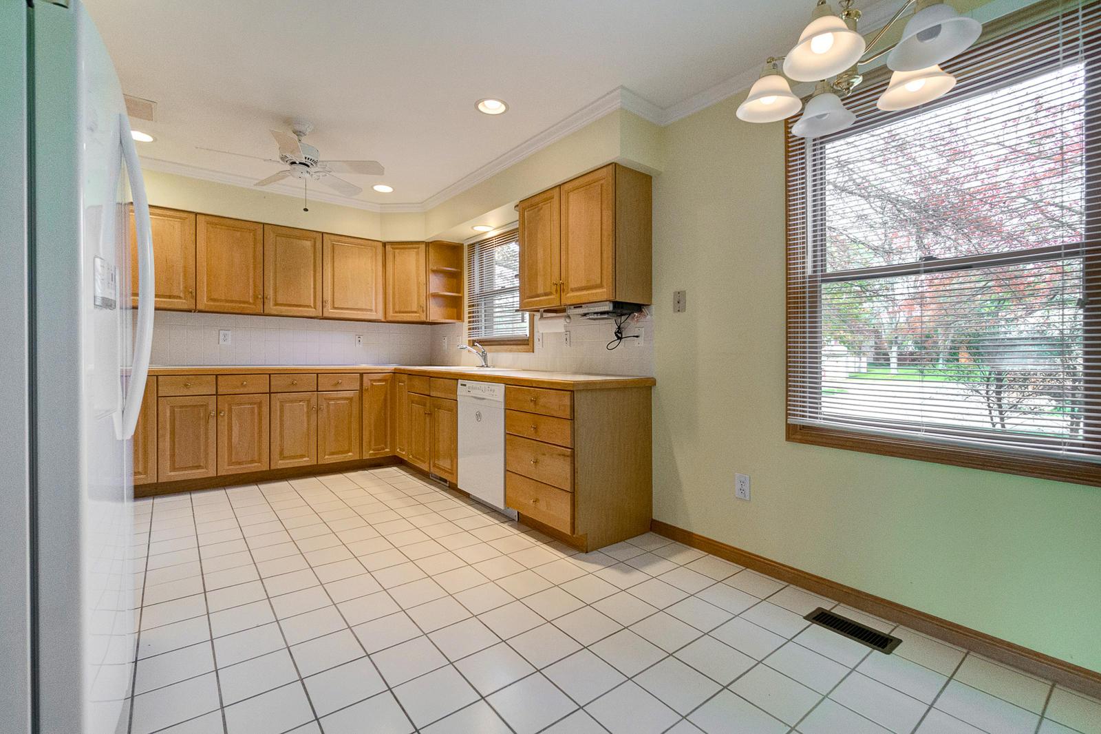3221 West Case Road Dublin, OH 43017 - Photo 7 of 31 Gallery Image 7