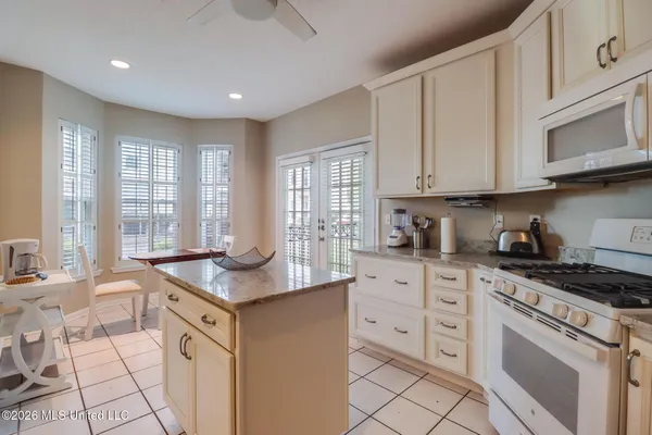 $2,800 | 2252 Beach Drive, Unit 1102, Gulfport, MS 39507