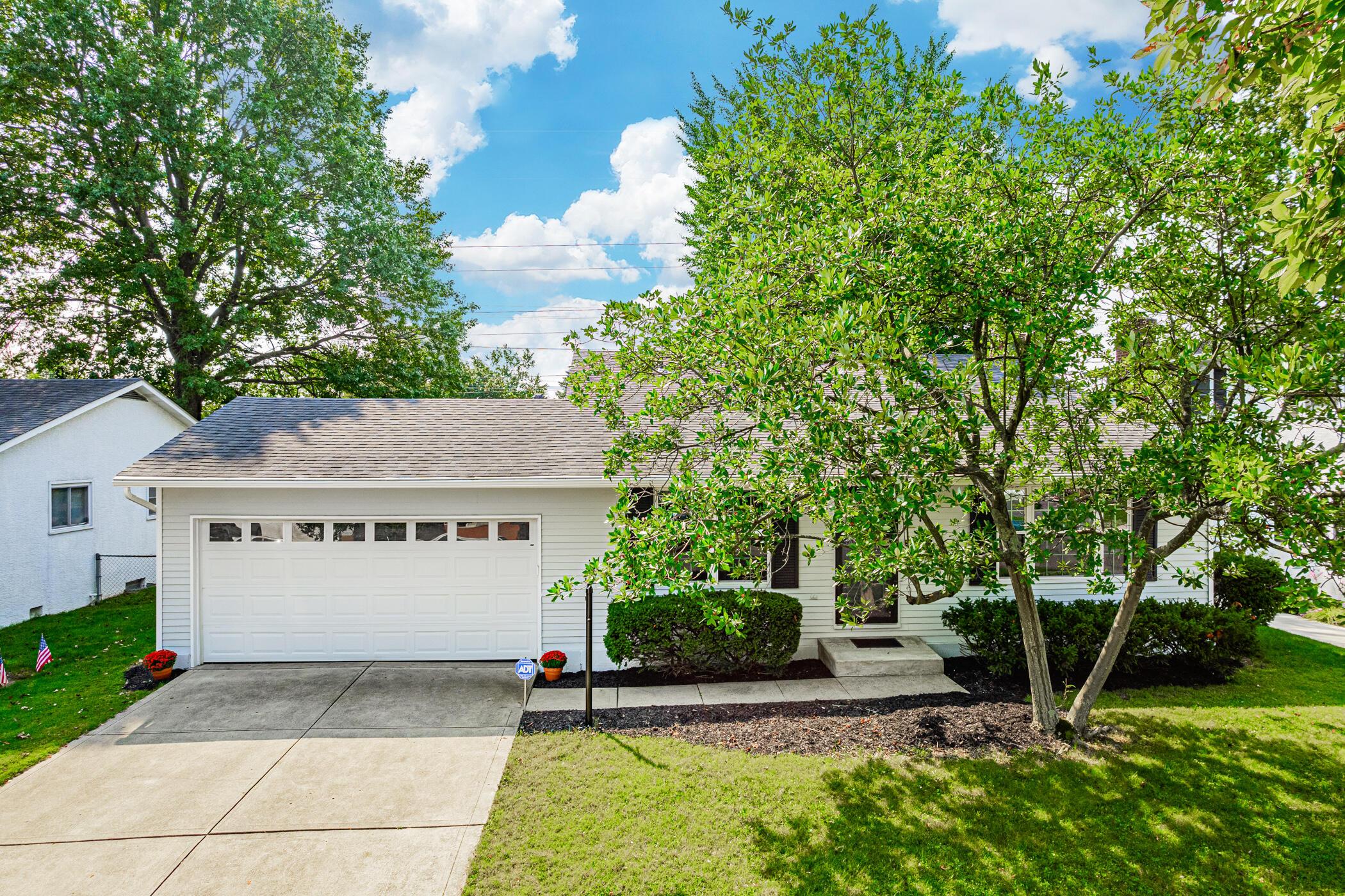 1717 Norma Road Columbus, OH 43229 - Photo 10 of 58 1717 Norma Rd 018