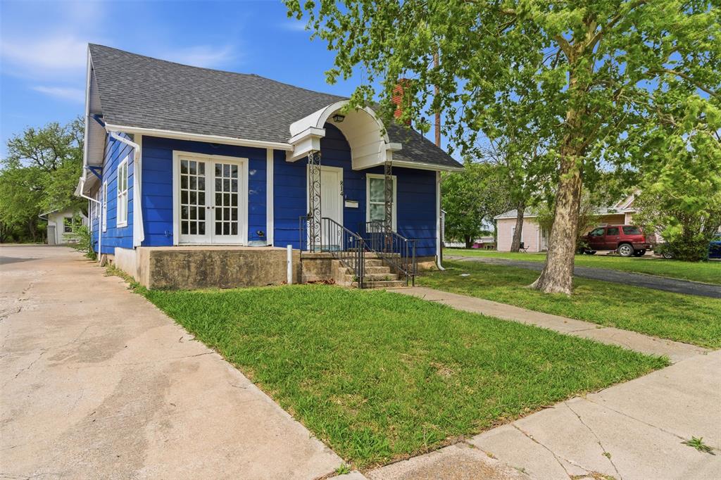 814 North Walnut Street Sherman, TX 75090 - Photo 1 of 25