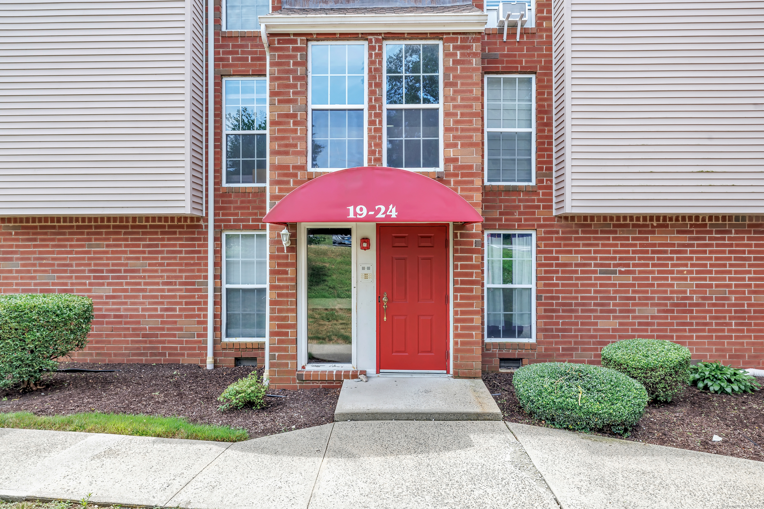 19 Heather Ridge, Unit 19 Shelton, CT 06484 - Photo 1 of 1