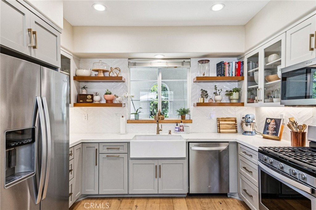 27436 Riverside Lane Valencia, CA 91354 - Photo 11 of 31