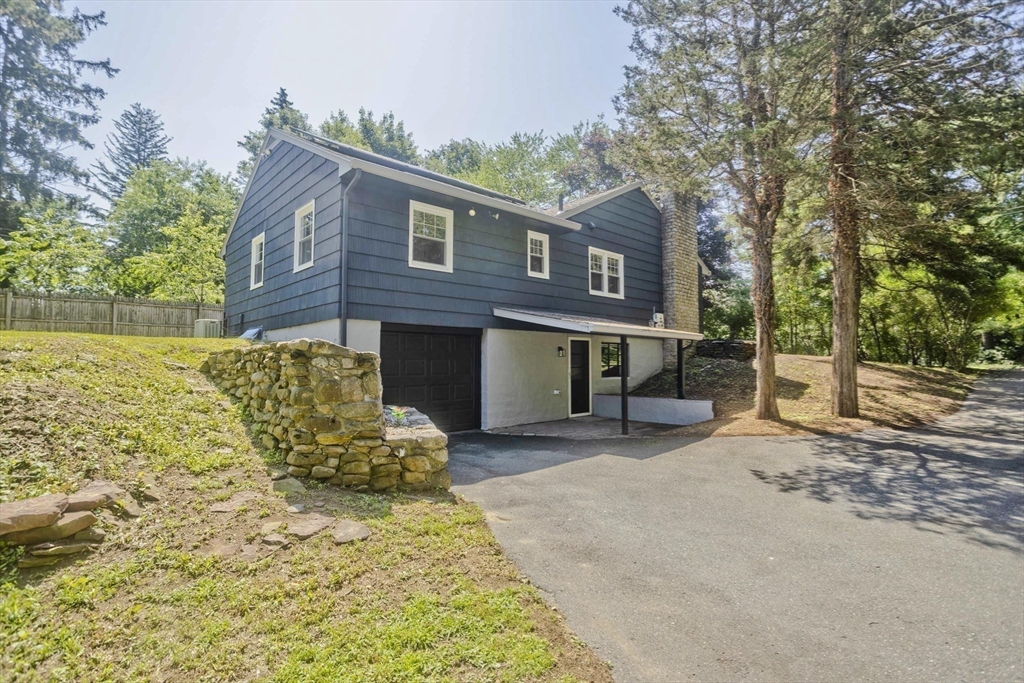 1988 Wilbraham Road Springfield, MA 01129 - Photo 33 of 39