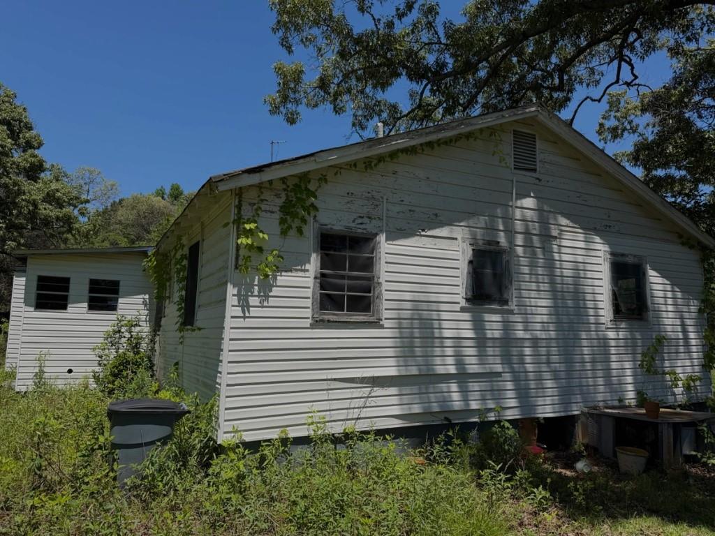 796 Shoemaker Road West Point, GA 31833 - Photo 4 of 16