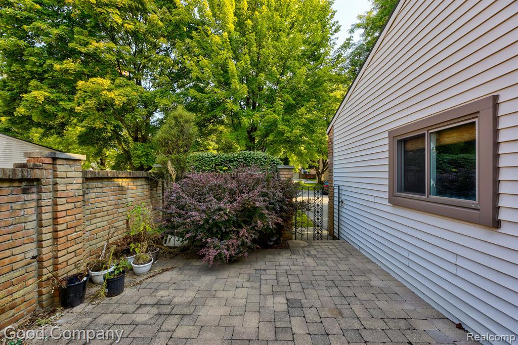 1010 Willow Grove Court Rochester Hills, MI 48307 - Photo 29 of 36