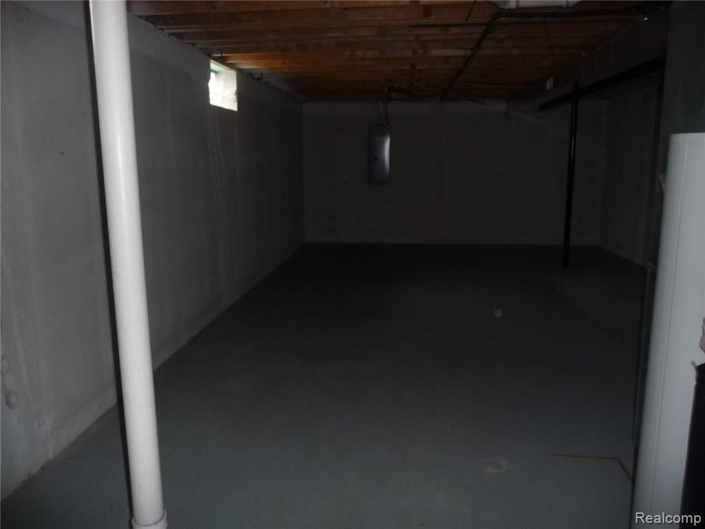 18175 Meridian Road Grosse Ile, MI 48138 - Photo 29 of 32 025.JPG