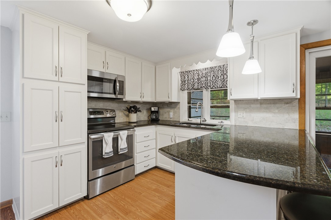 353 Thibeault Avenue Woonsocket, RI 02895 - Photo 7 of 36