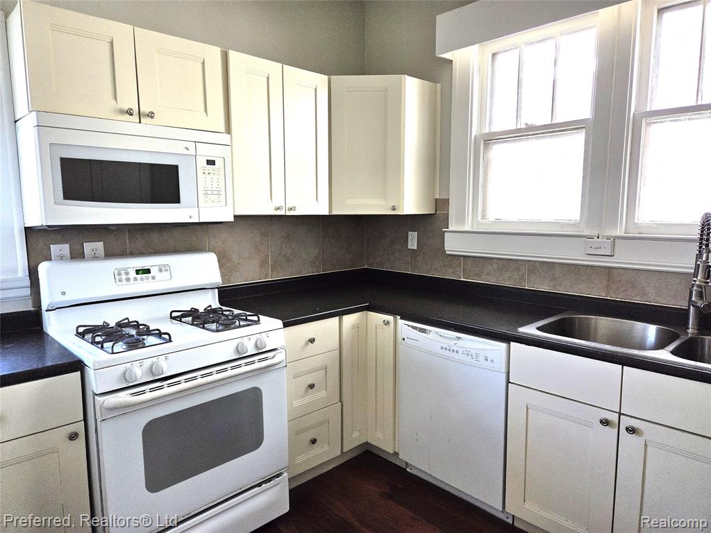 116 Walnut Street River Rouge, MI 48218 - Photo 7 of 28