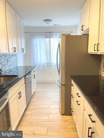 $1,750 | 1001 Scarlet Oak Court, Unit 2D, Hampstead, MD 21074