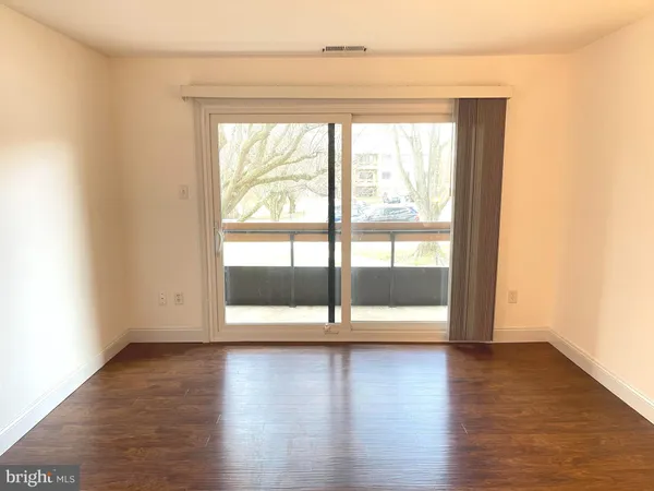 $1,750 | 1001 Scarlet Oak Court, Unit 2D, Hampstead, MD 21074