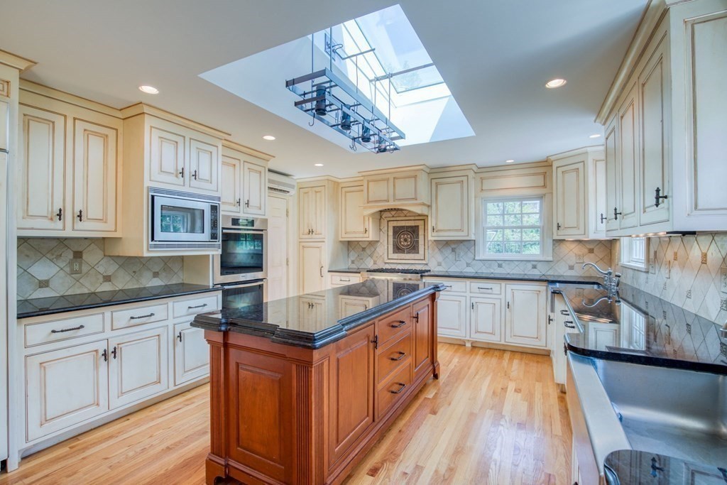 123 Englewood Road Longmeadow, MA 01106 - Photo 6 of 41