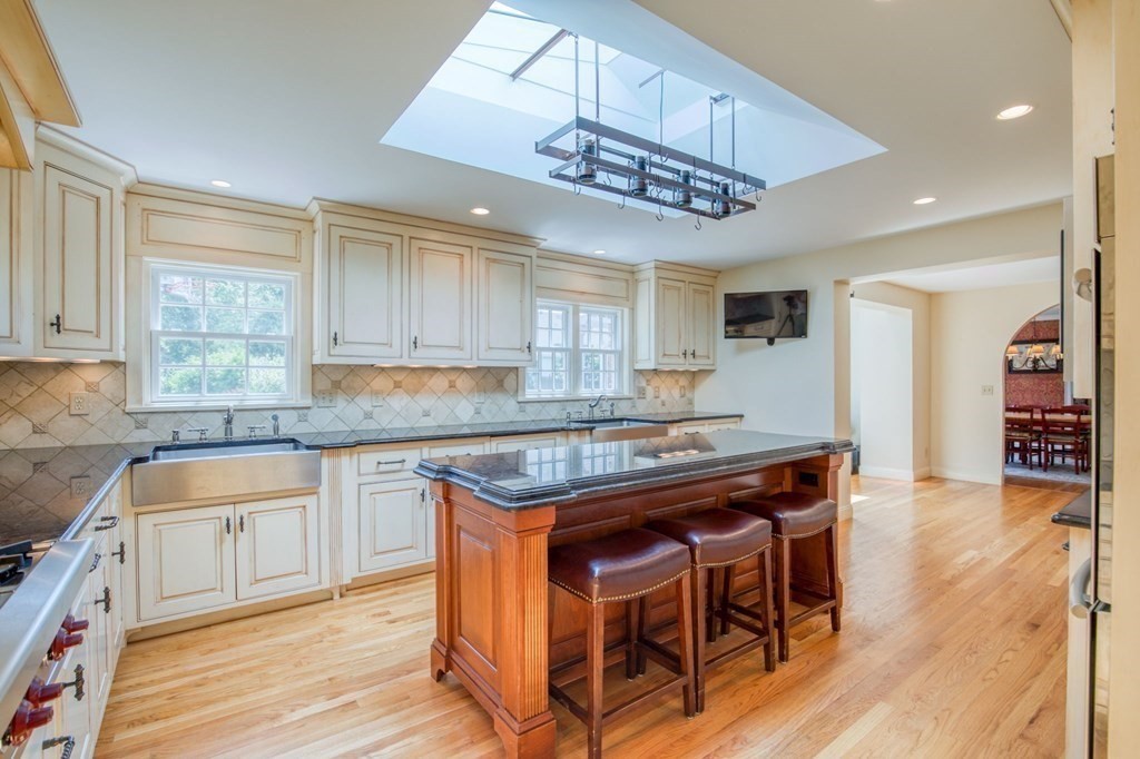 123 Englewood Road Longmeadow, MA 01106 - Photo 7 of 41