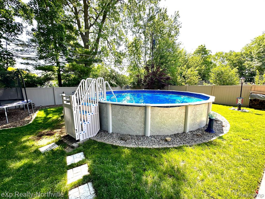 16360 Riverside Street Livonia, MI 48154 - Photo 27 of 32 Gallery Image 27