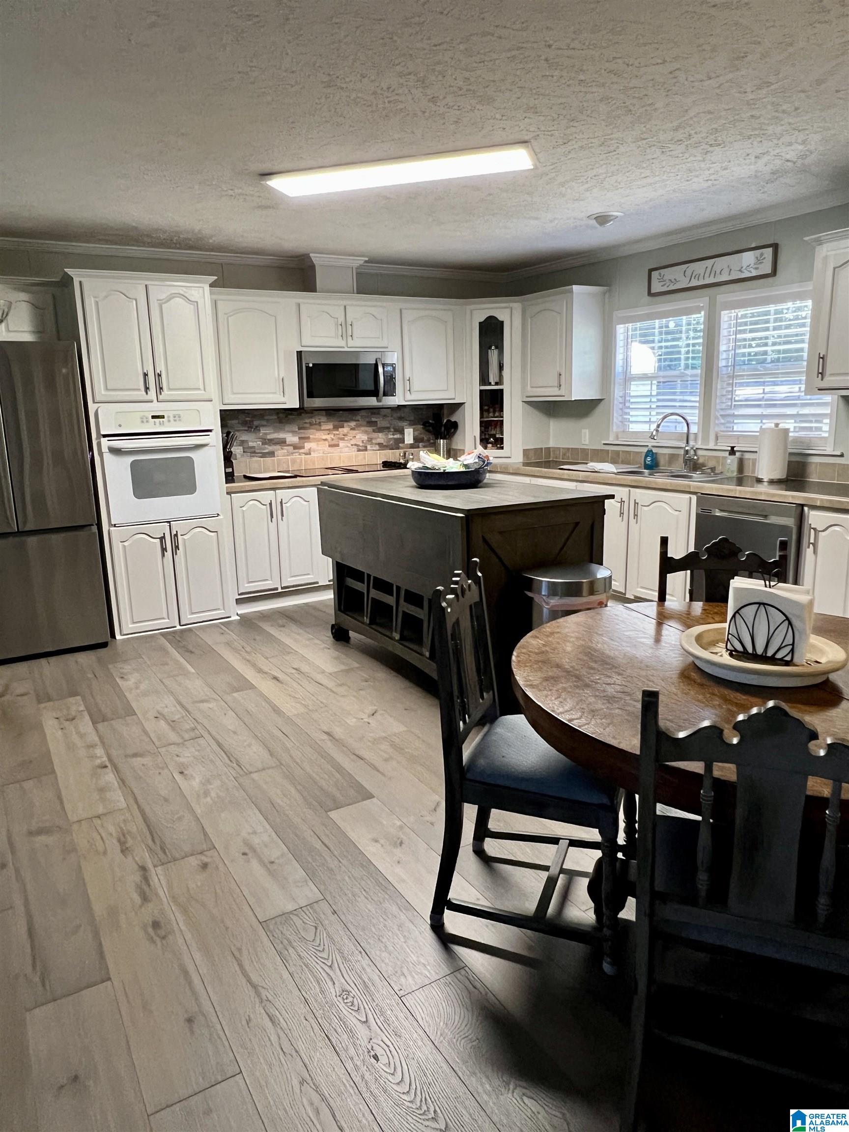 312 Mountain View Road Anniston, AL 36201 - Photo 3 of 26 Gallery Image 3
