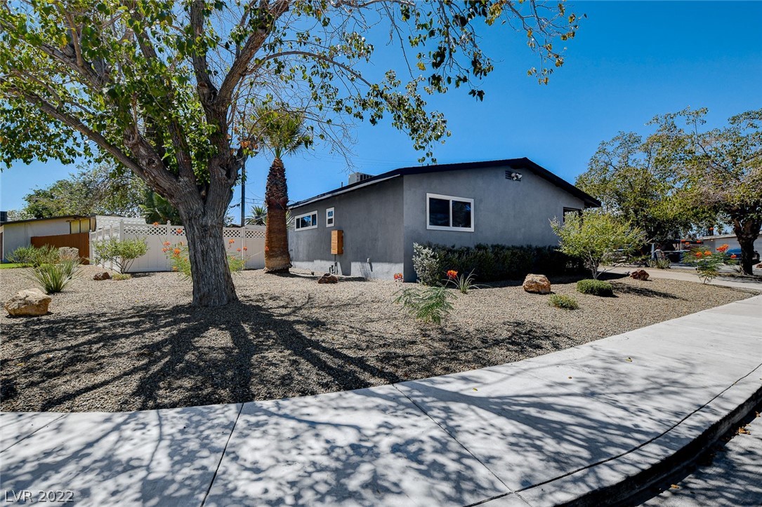 331 Xavier Street Las Vegas, NV 89107 - Photo 3 of 57