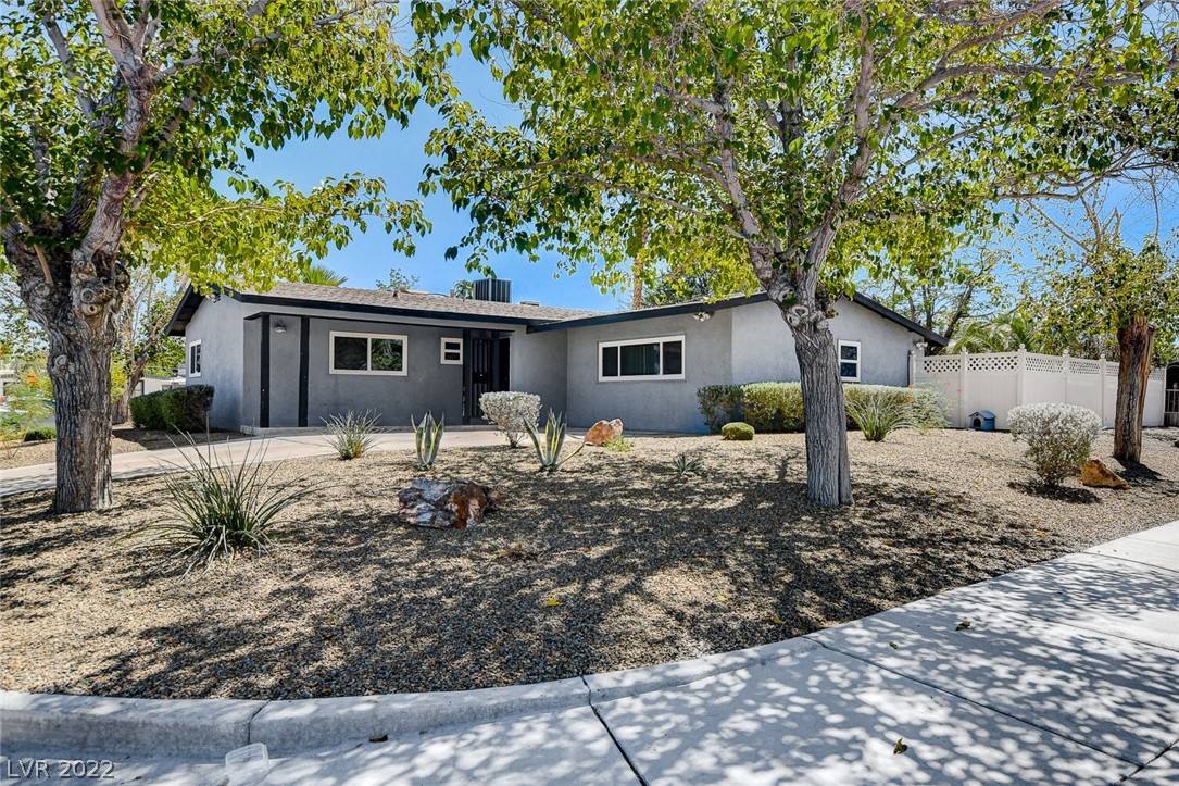 331 Xavier Street Las Vegas, NV 89107 - Photo 4 of 57