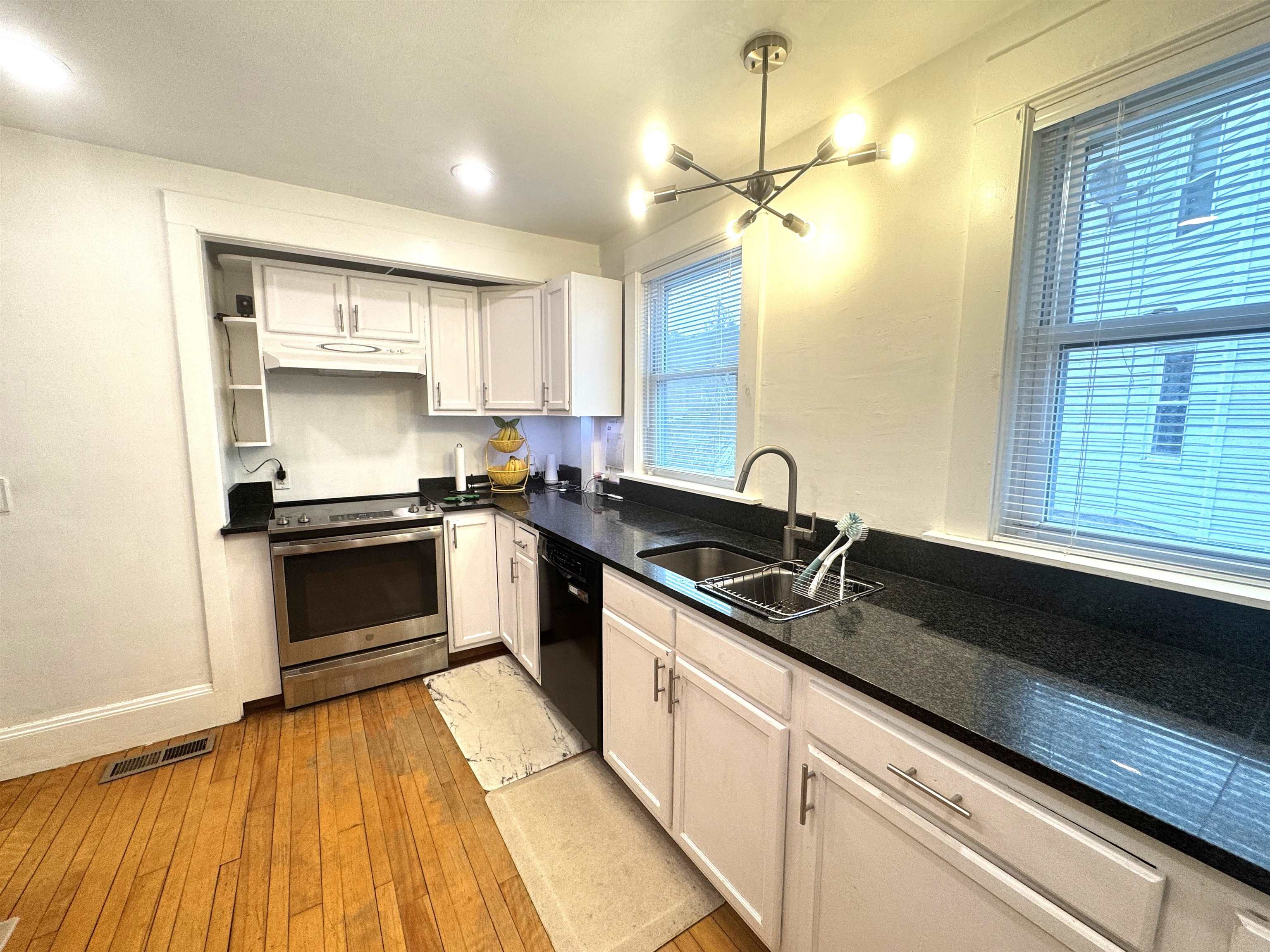 28 Dana Street Lebanon, NH 03784 - Photo 6 of 37 Gallery Image 6
