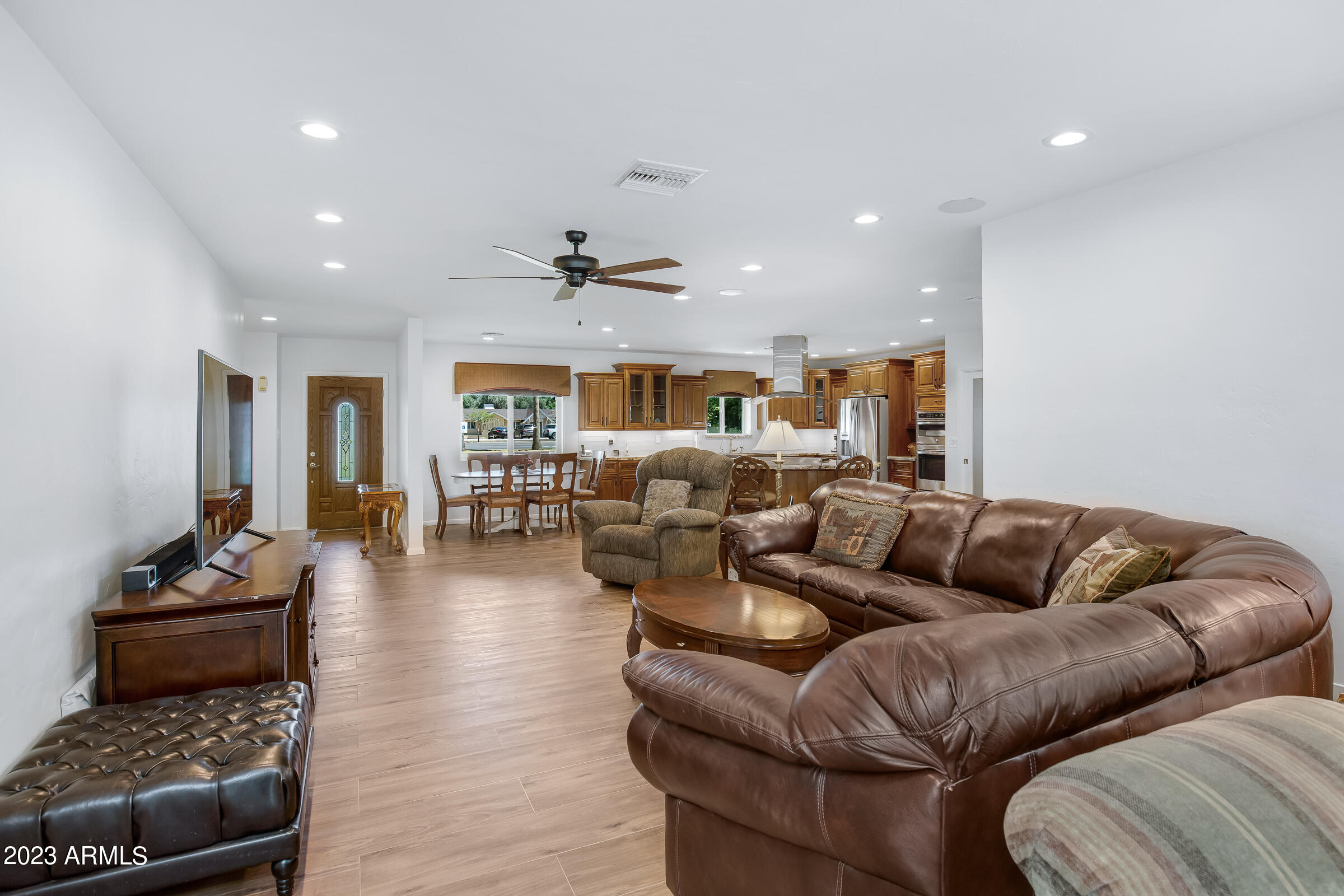 2207 West Thomas Road Phoenix, AZ 85015 - Photo 3 of 40 2207 W Thomas Rd-7