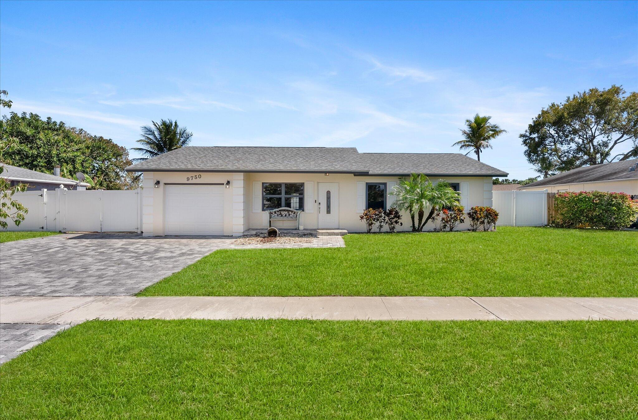 9750 Alaska Circle Boca Raton, FL 33434 - Photo 5 of 35 02-2