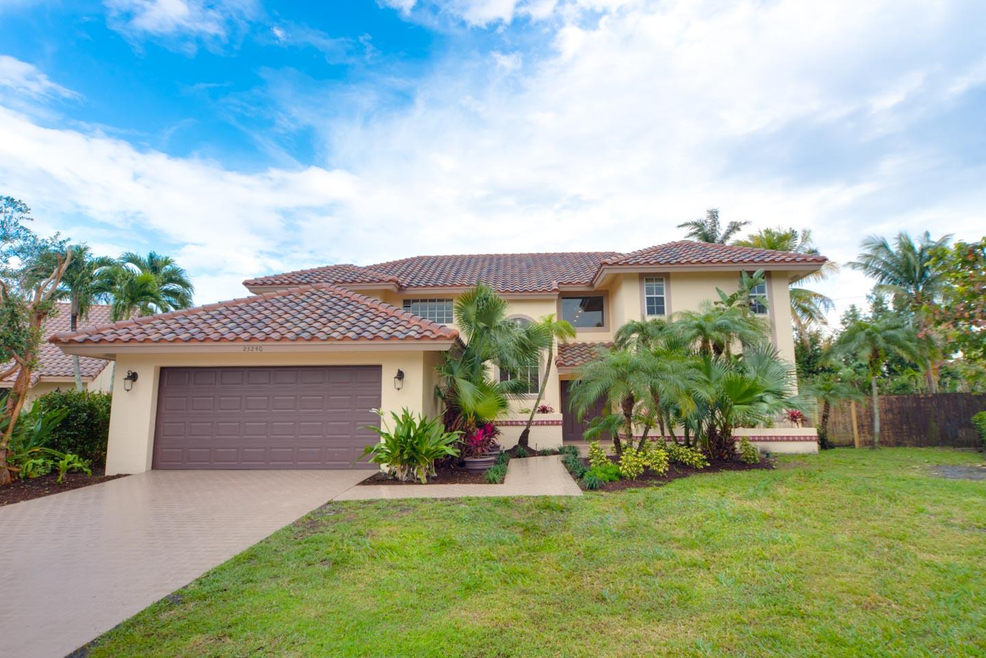 23240 L'Ermitage Circle Boca Raton, FL 33433 - Photo 1 of 4 1-Front