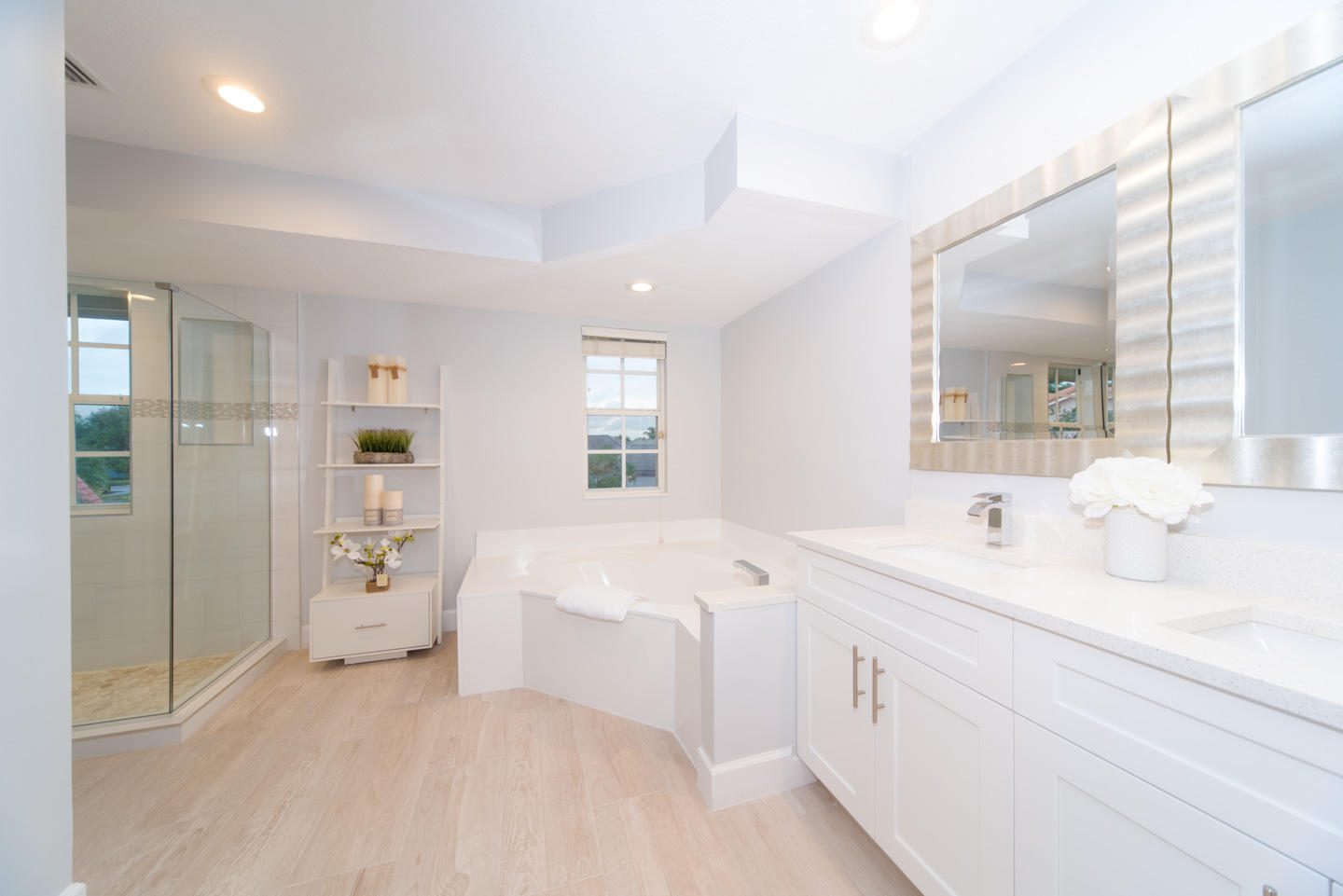 23240 L'Ermitage Circle Boca Raton, FL 33433 - Photo 4 of 4 14-MasterBath