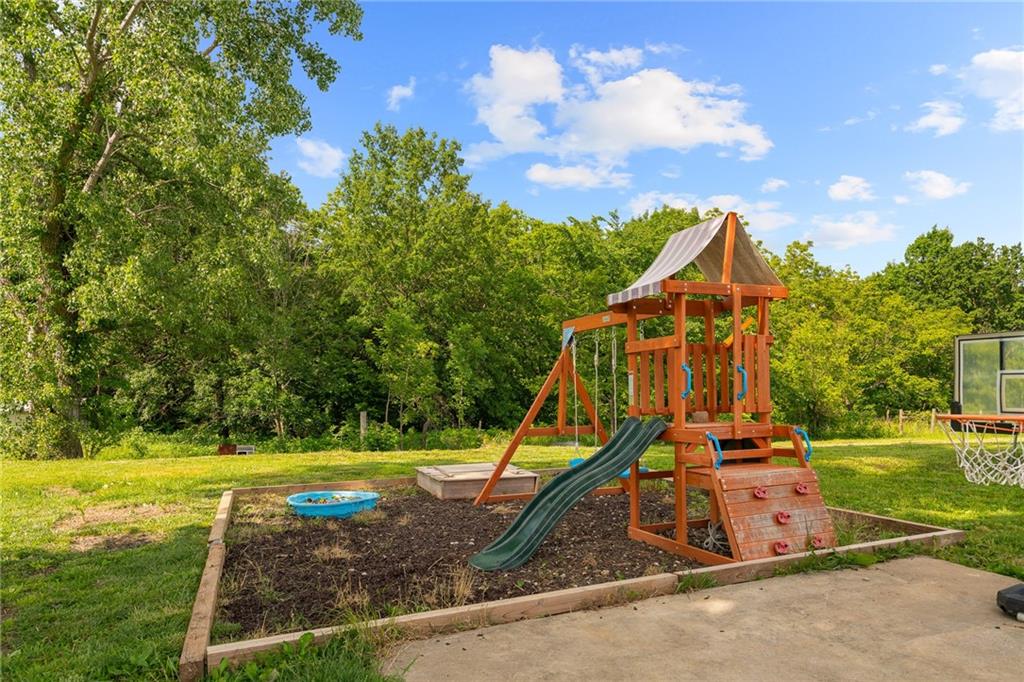 16527 Varner Road Mayview, MO 64071 - Photo 28 of 34
