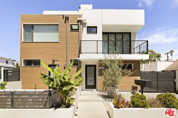 $1,399,000 | 836 1/2 North McCadden Place, Los Angeles, CA 90038
