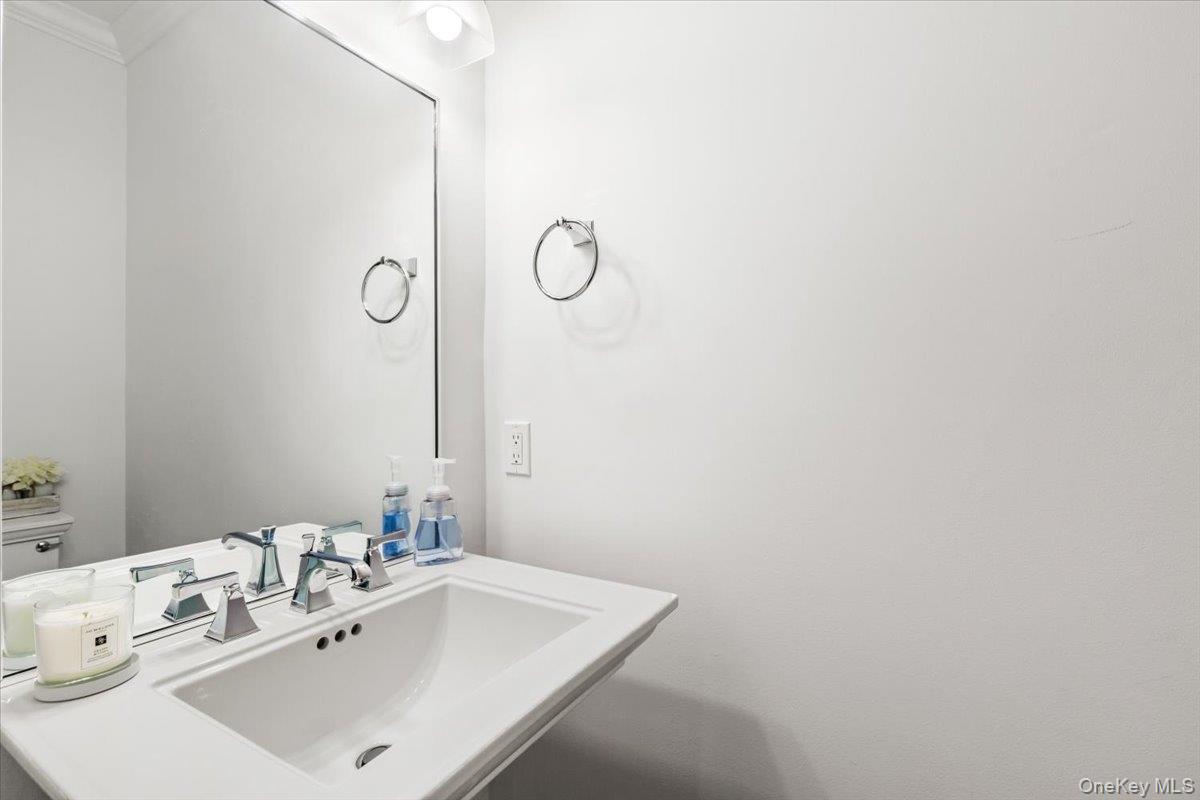 3 Jasmine Lane Rye Brook, NY 10573 - Photo 9 of 31 First floor powder room