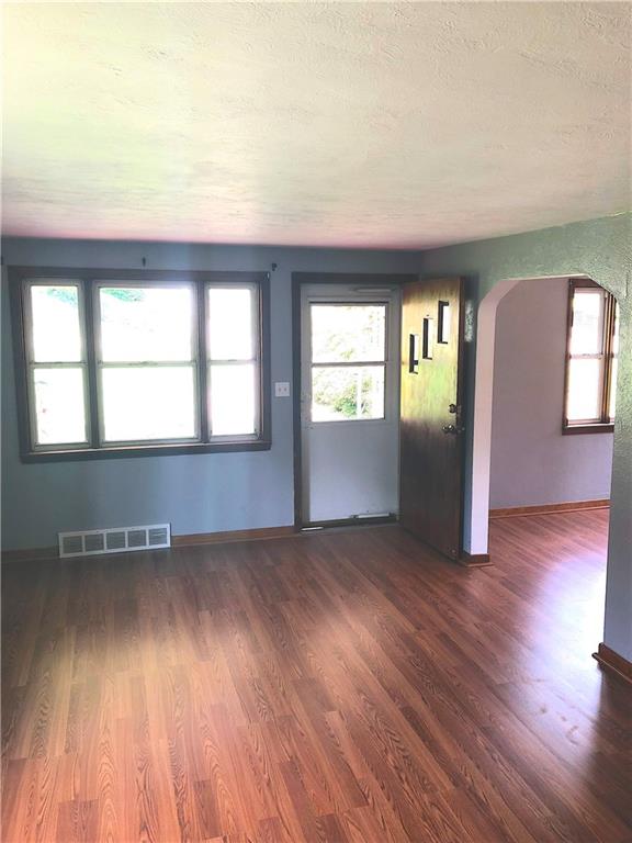 2399 Rose Garden Road Pittsburgh, PA 15220 - Photo 12 of 24 Gallery Image 12