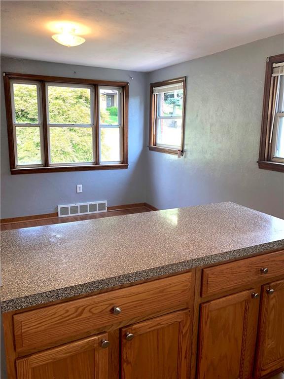 2399 Rose Garden Road Pittsburgh, PA 15220 - Photo 7 of 24 Gallery Image 7