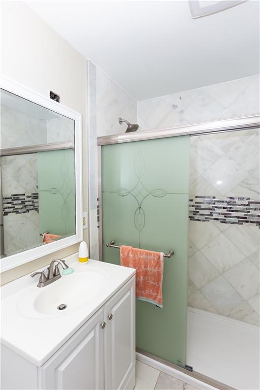 2445 North Franklin Road Indianapolis, IN 46219 - Photo 11 of 18 Gallery Image 11