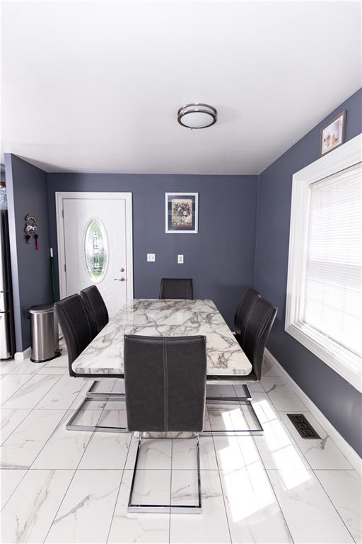 2445 North Franklin Road Indianapolis, IN 46219 - Photo 4 of 18 Gallery Image 4
