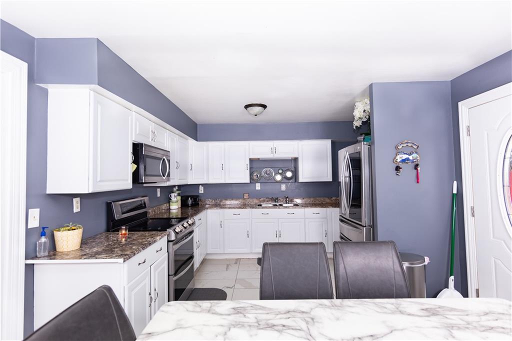 2445 North Franklin Road Indianapolis, IN 46219 - Photo 5 of 18 Gallery Image 5