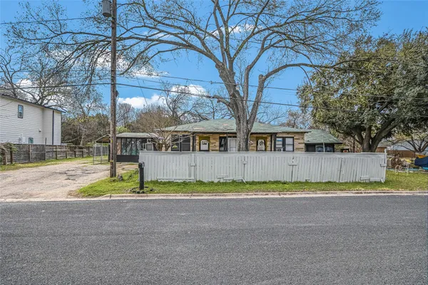 $950,000 | 5405 Prock Lane, Austin, TX 78721