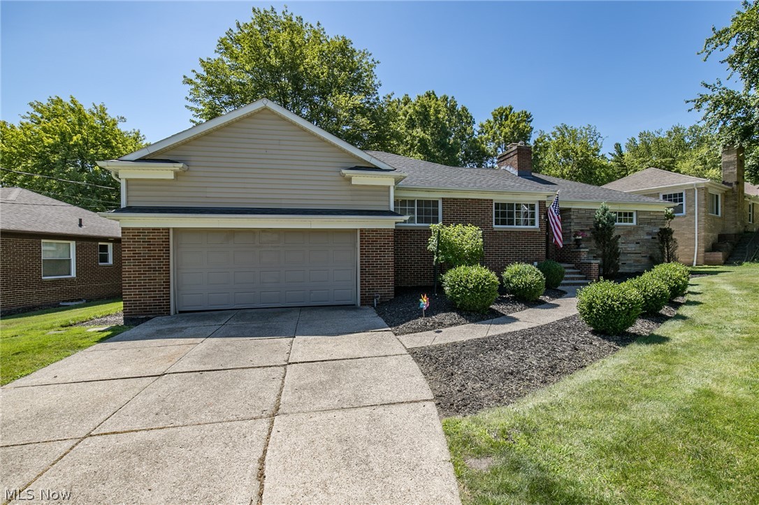 2166 Chestnut Road Seven Hills, OH 44131 - Photo 3 of 30 Gallery Image 3