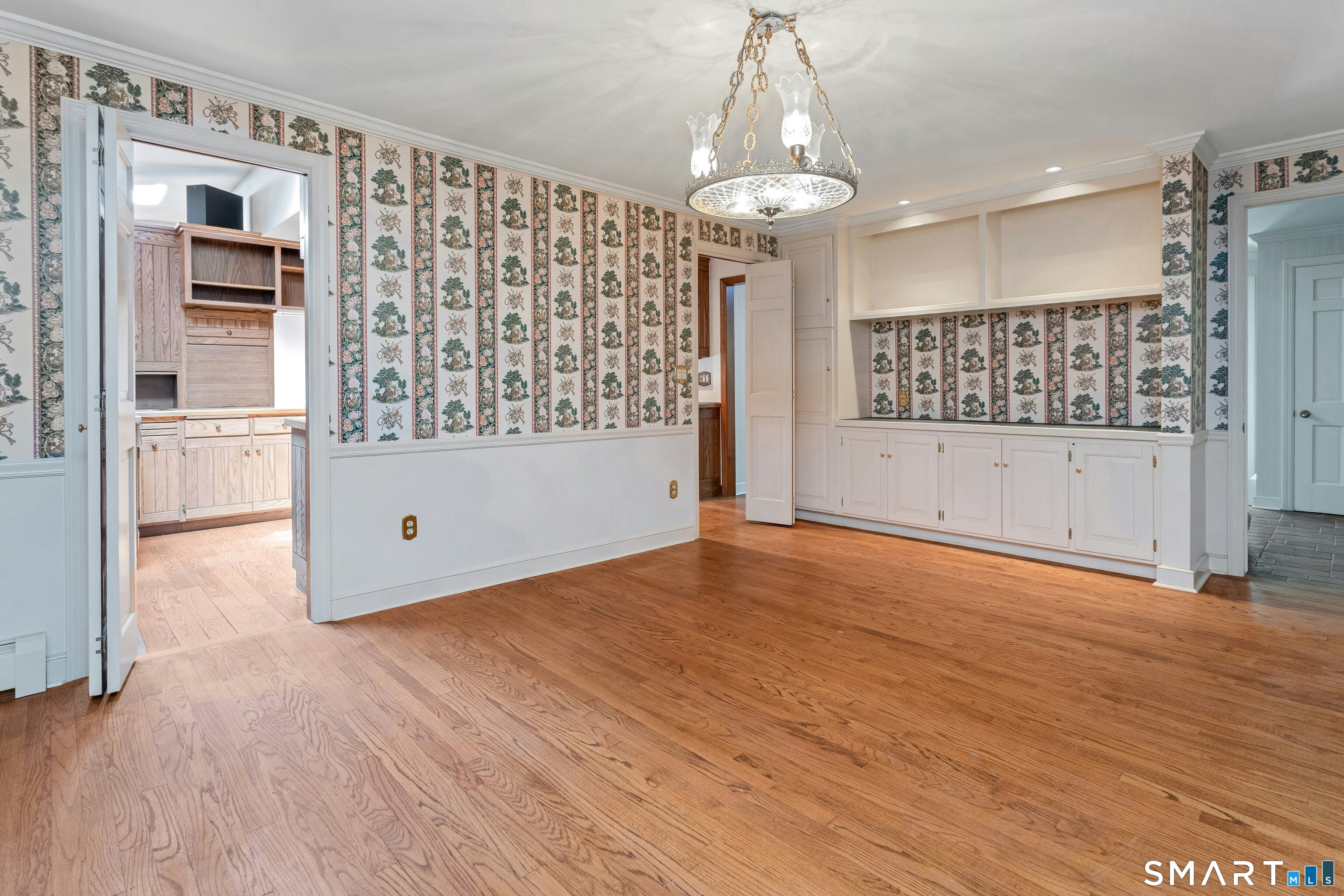 85 Carriage Road Wilton, CT 06897 - Photo 12 of 38