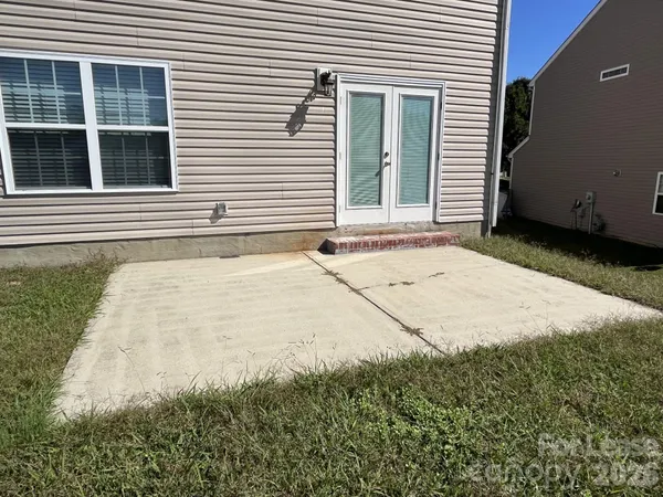 a bathroom with a tub