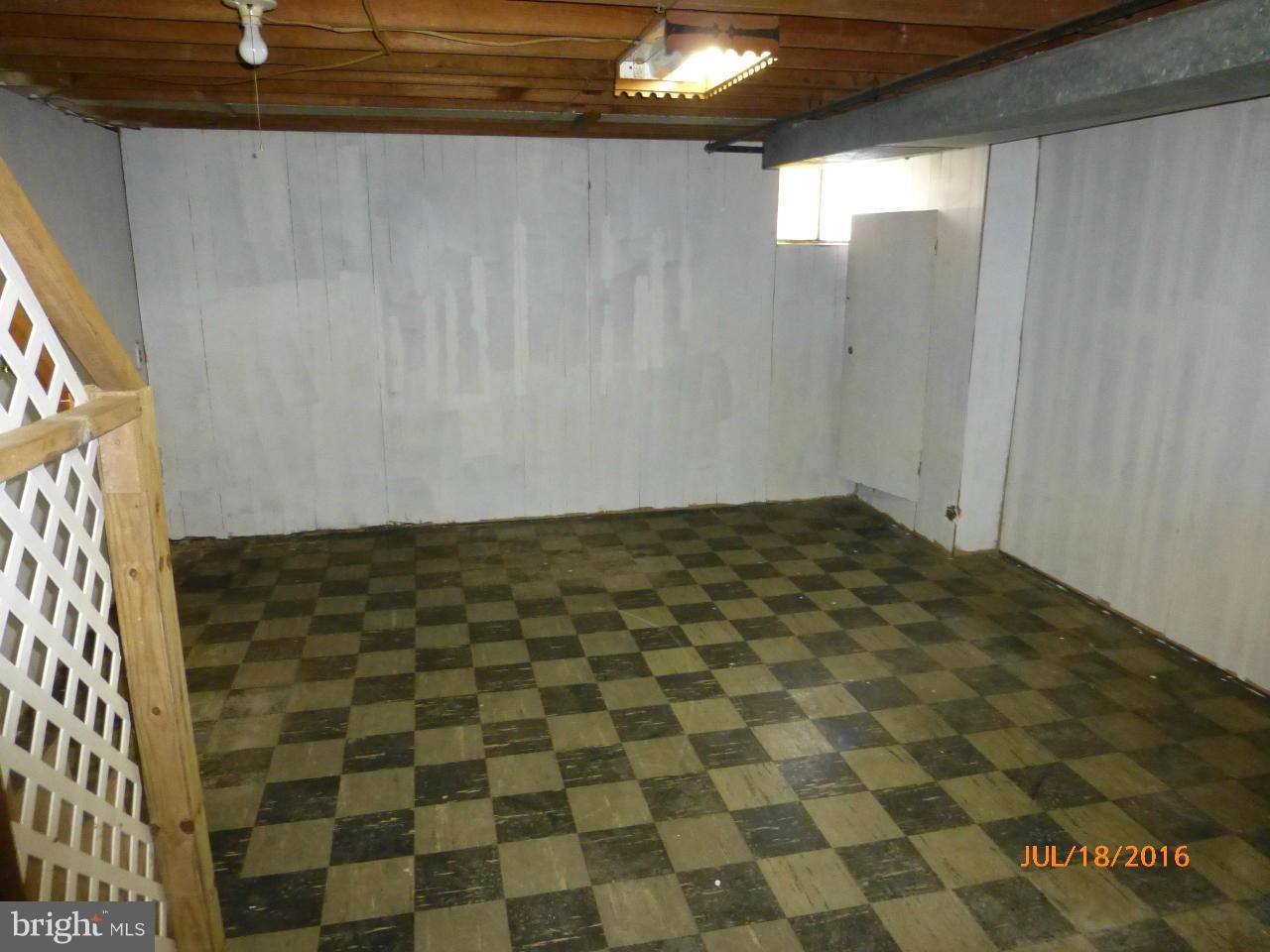 1933 Penhall Road Baltimore, MD 21222 - Photo 15 of 15 a view of a bathroom