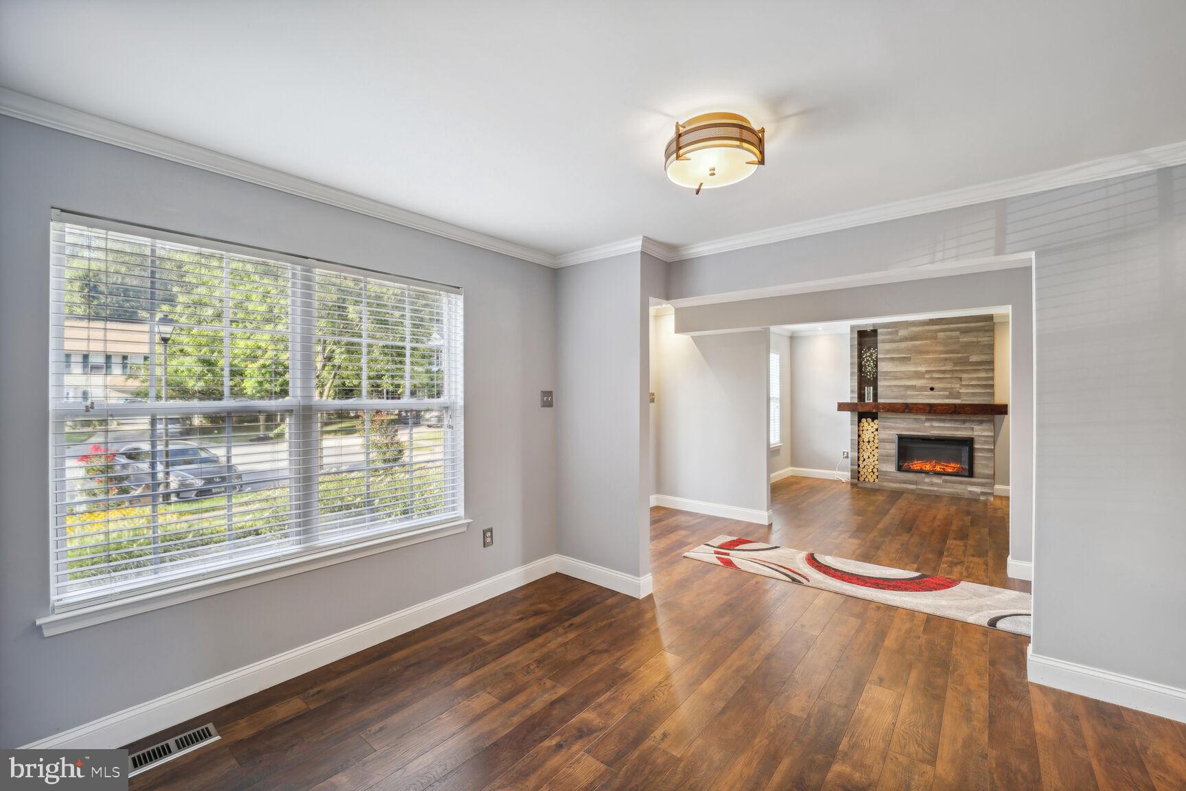 4602 Muscoti Way Bowie, MD 20720 - Photo 14 of 58 Dining area view toward living area
