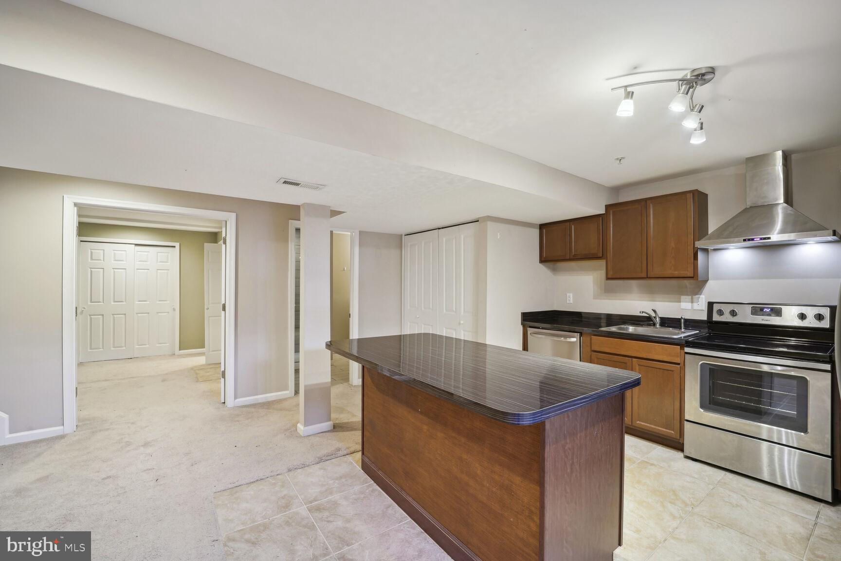 4602 Muscoti Way Bowie, MD 20720 - Photo 37 of 58 Lower-level 2nd Kitchen