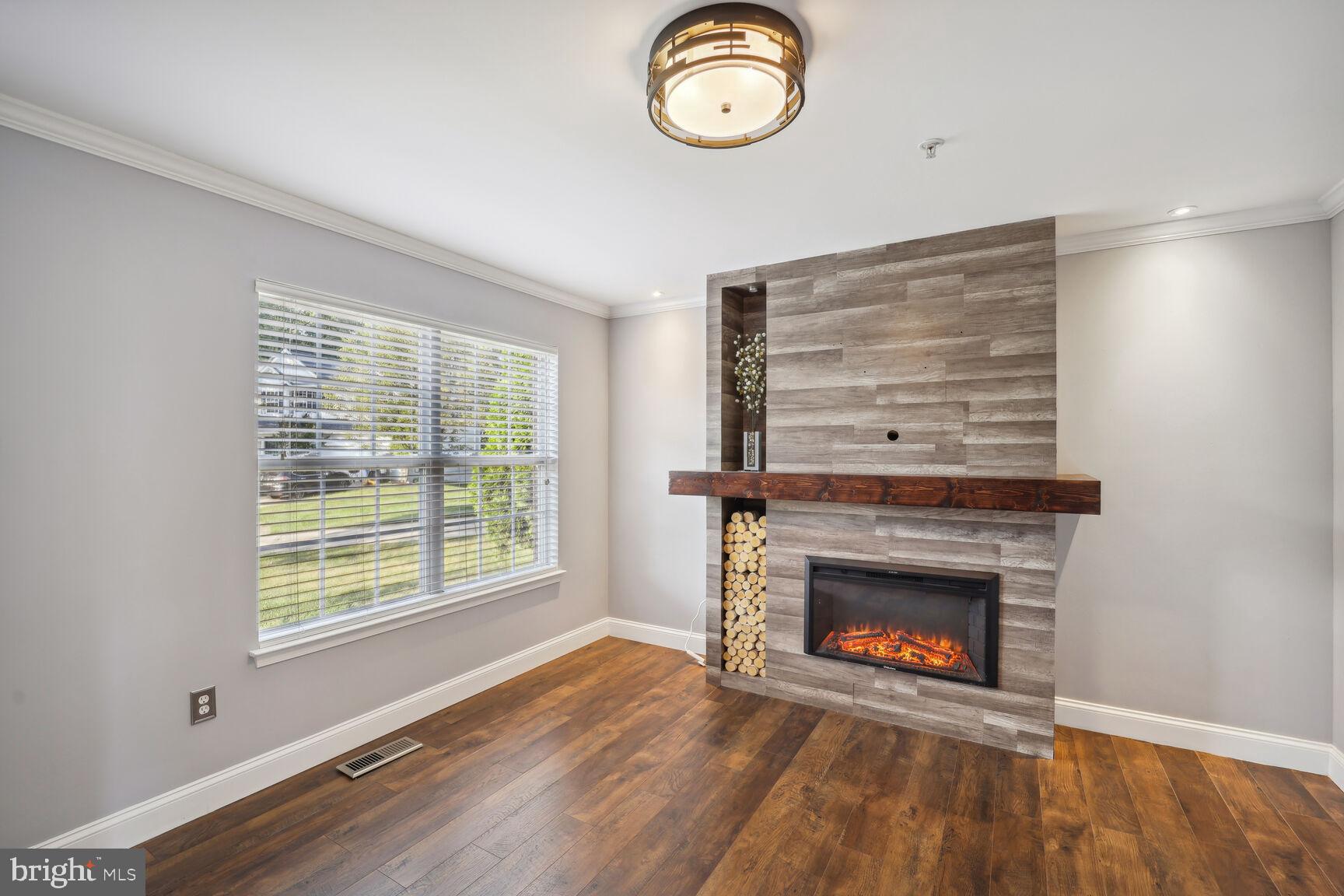 4602 Muscoti Way Bowie, MD 20720 - Photo 4 of 58 Living Room