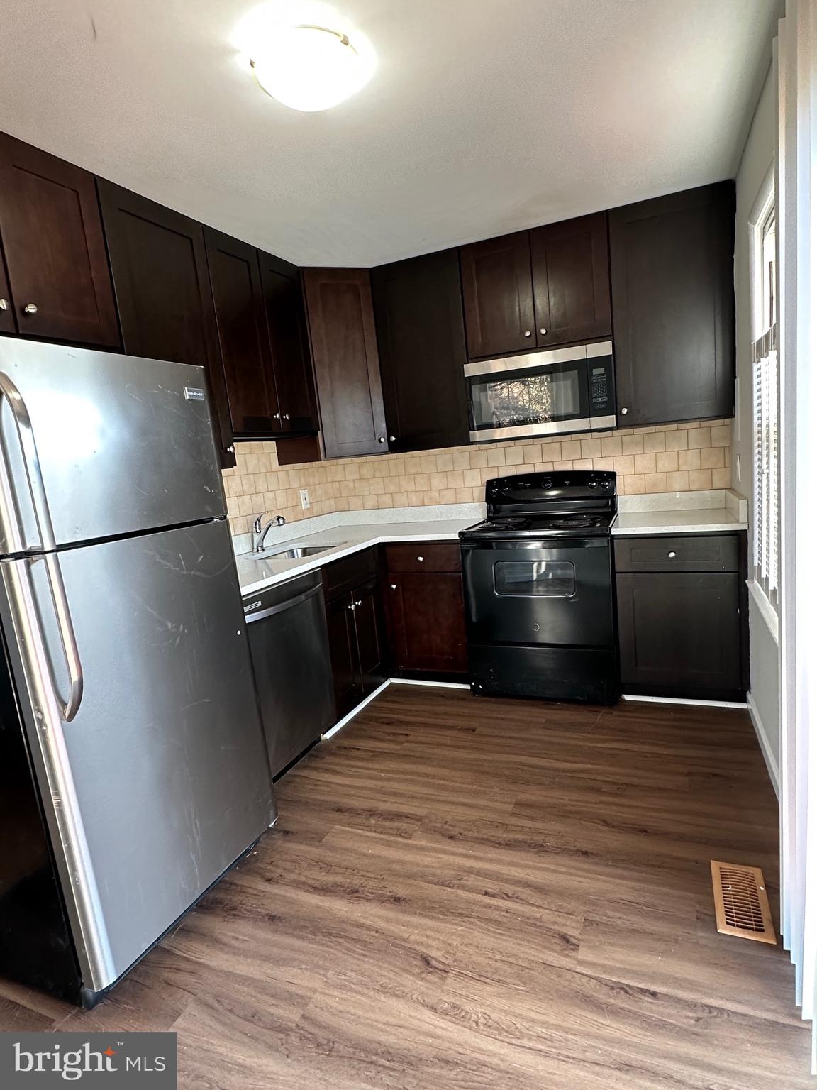 3401 Saluda Road Nottingham, MD 21236 - Photo 4 of 18 Gallery Image 4