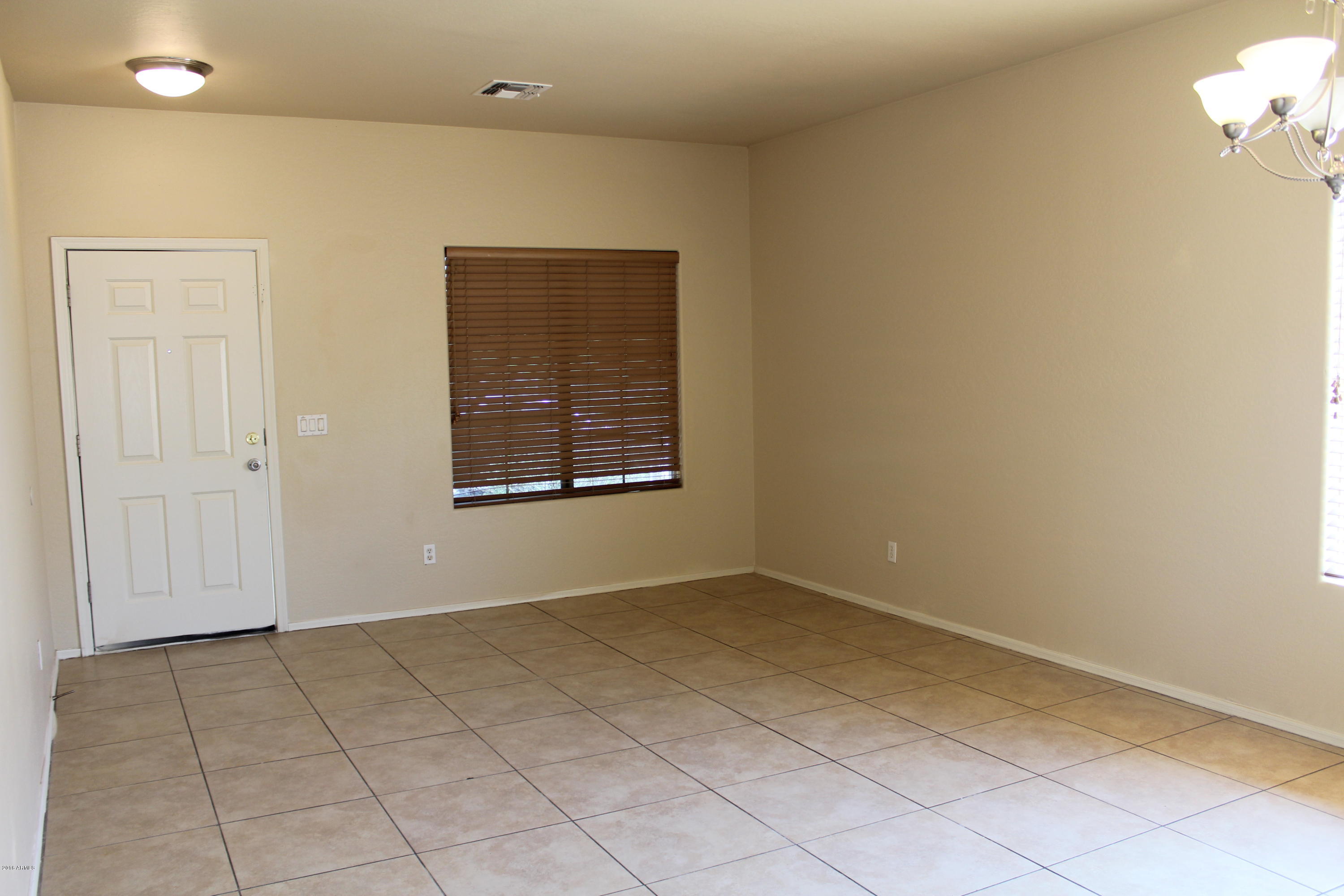 3532 West Vineyard Road Phoenix, AZ 85041 - Photo 7 of 18 Living room