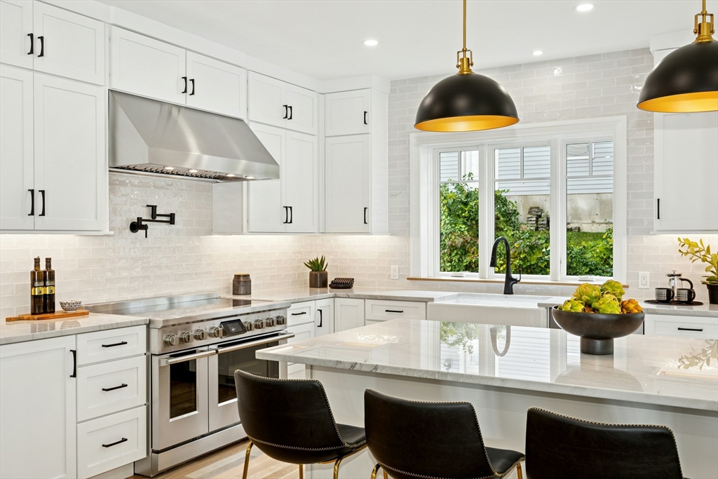 46 Asbury Street Lexington, MA 02421 - Photo 9 of 40