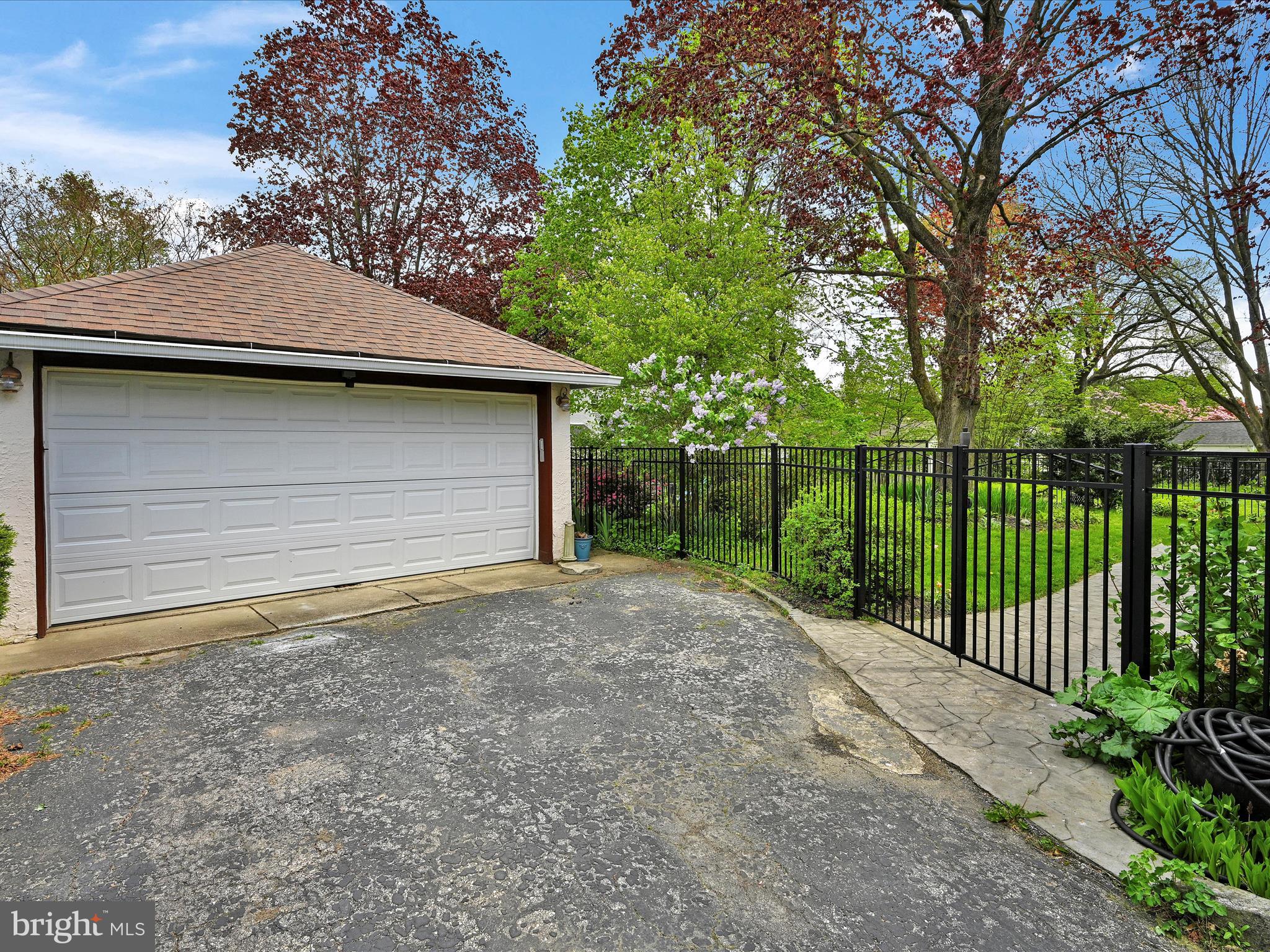 1421 Kingsley Road Havertown, PA 19083 - Photo 4 of 35 Garage