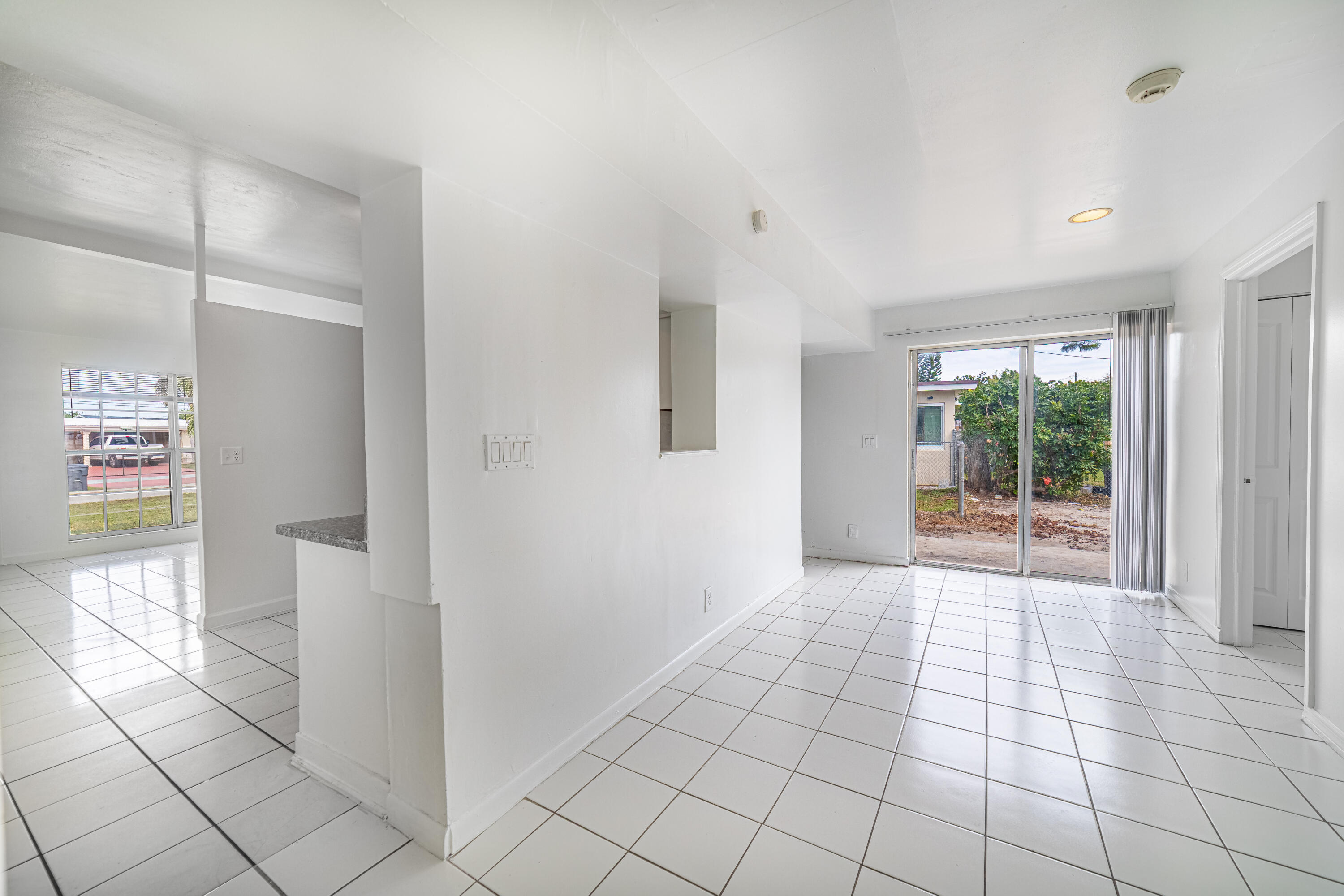 5652 South Rue Road West Palm Beach, FL 33415 - Photo 16 of 30 Dining Area-B