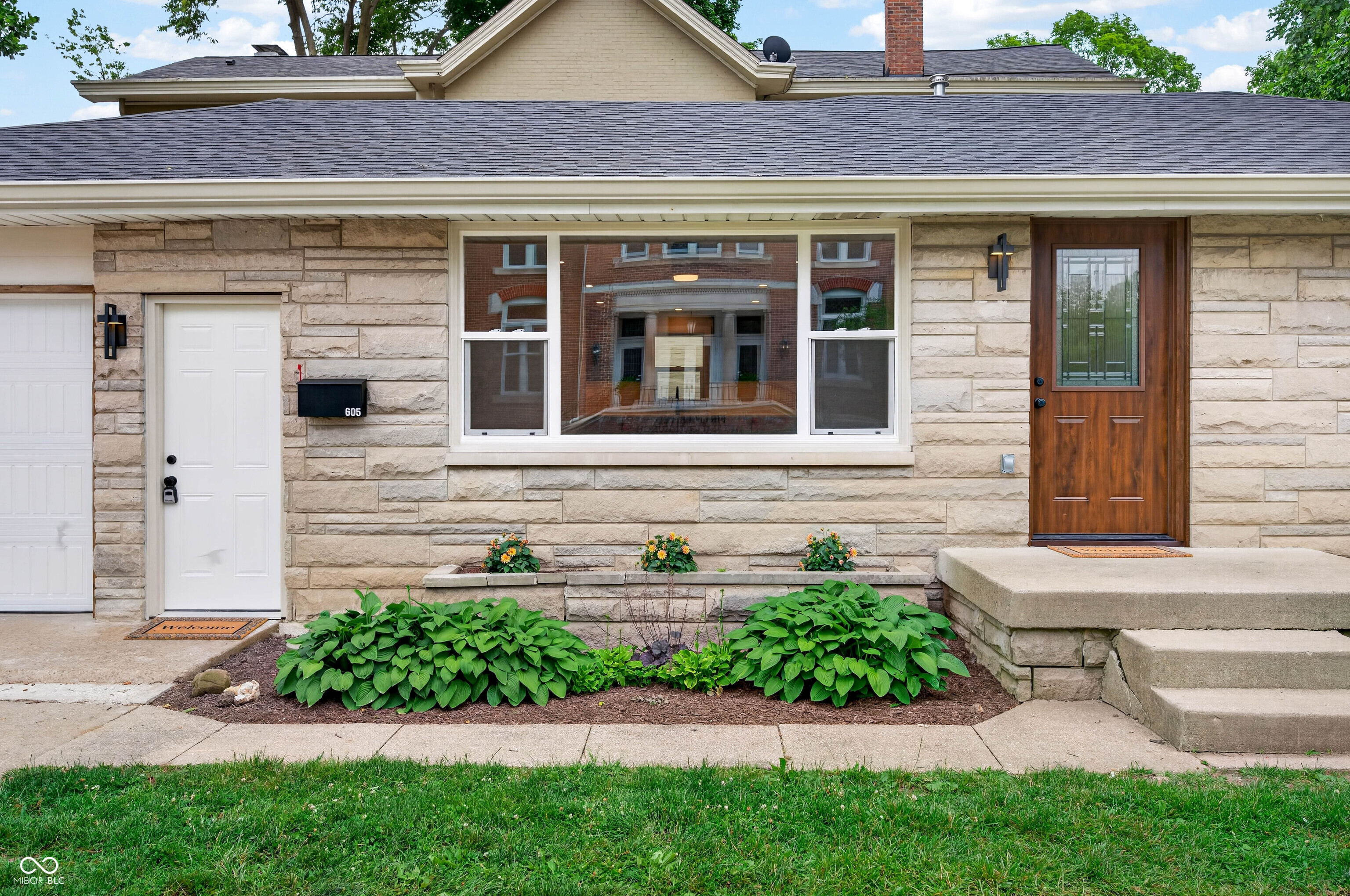 605 8th Street Columbus, IN 47201 - Photo 6 of 29