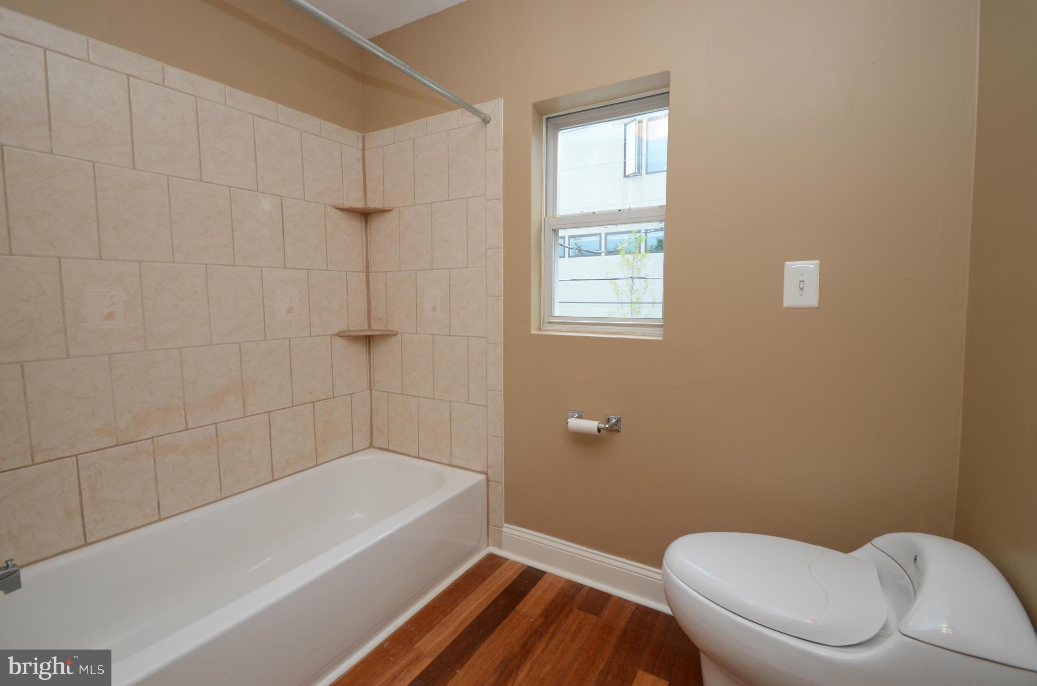 3131 Elliott Street Baltimore, MD 21224 - Photo 23 of 27 Bath