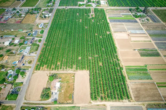 a view of an outdoor space